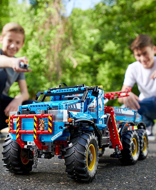 LEGO 42070 6x6 All Terrain Tow Truck